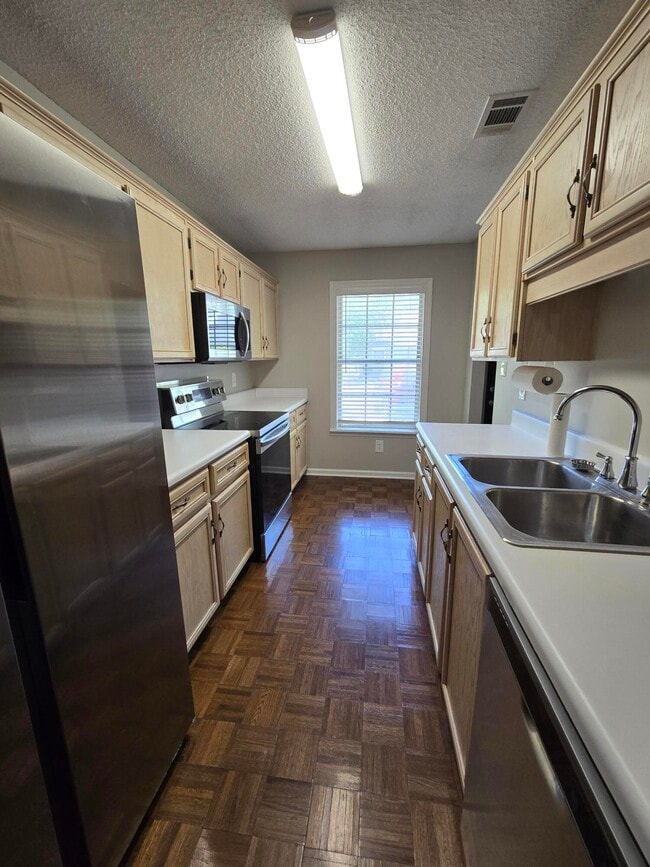 Photo - 107 Raintree Ct