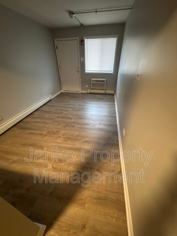 Building Photo - 3341 Commercial Ave