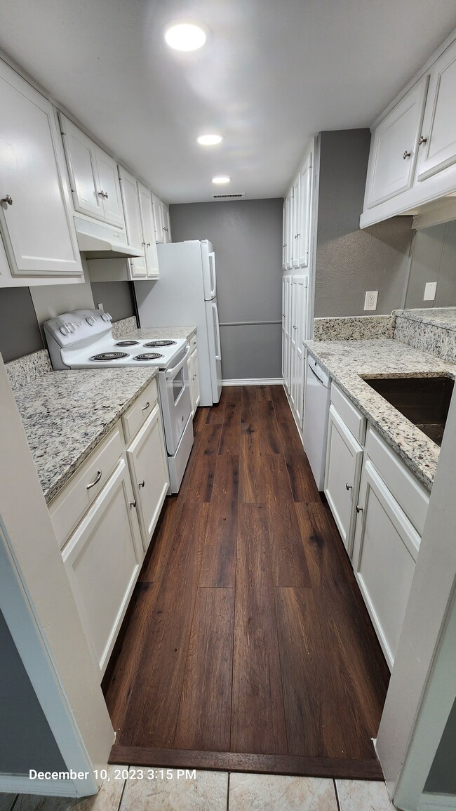 Photo - 12810 Midway Rd Unit 1032