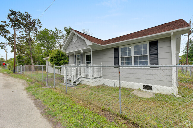 Building Photo - 2046 Echo Ave Rental