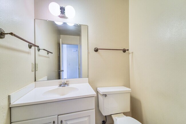 Photo - 0814 Unit 436