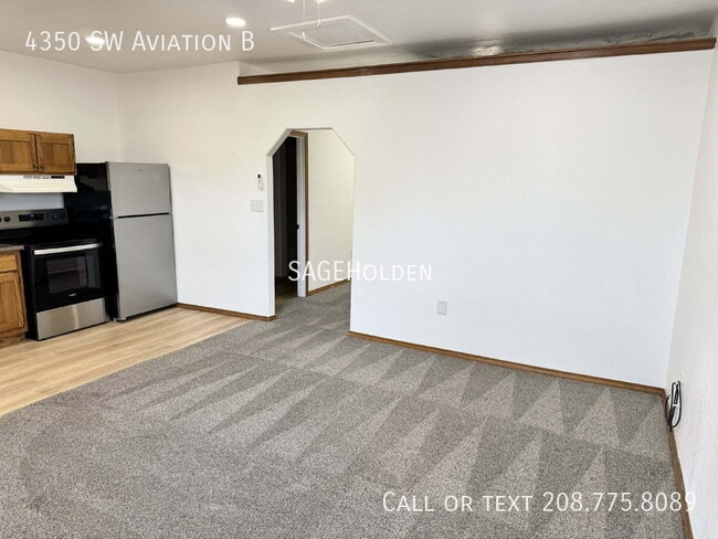 Building Photo - 4350 SW Aviation Dr