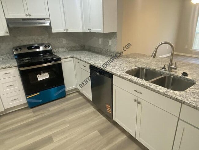 Photo - 1311 Lee Mac Dr