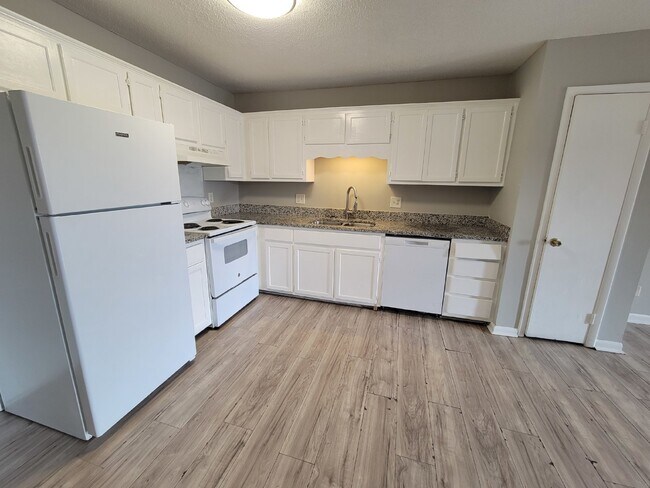 2 Bedroom Apartment with Modern Amenities in Decatur, AL!