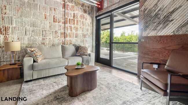 Photo - 700 E Union St Unidad 140