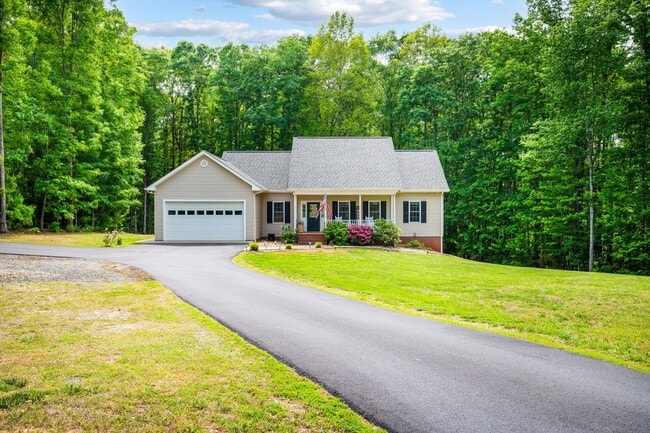 Photo - 883 Little Bear Ln