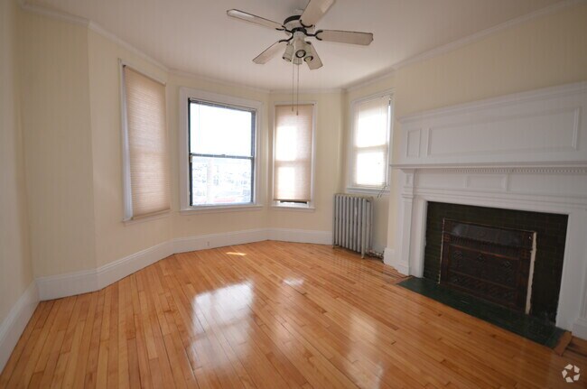Building Photo - 441 Cambridge St Unit 3 Rental