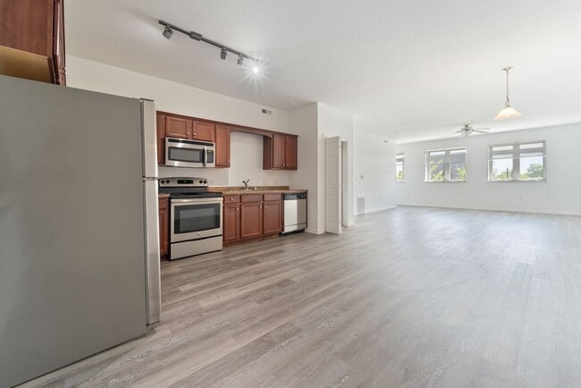 Photo - 2215 College St Unit Apt 3