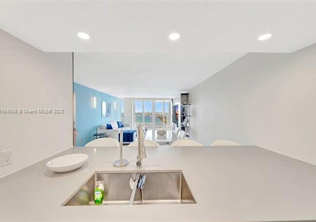 Photo - 851 NE 1st Ave Unidad 2507