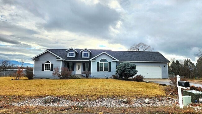 Building Photo - Beautiful House Near Hellgate Elementary