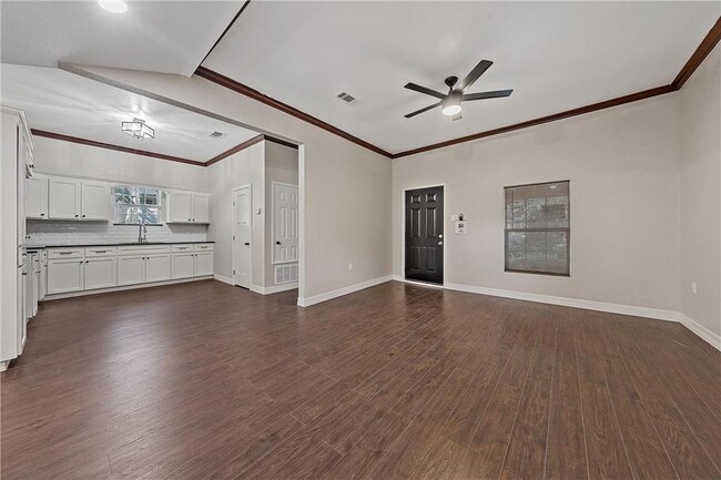 Photo - 1908 Ross Ave