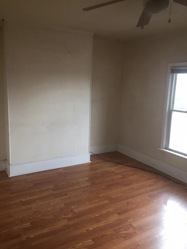 Photo - 433 Kathleen St Unit 2