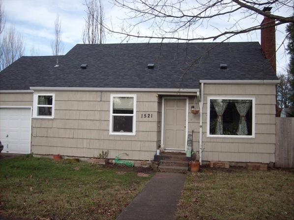 2 bedroom/1 bath home with garage and larg... - 2 bedroom/1 bath home with garage and larg...