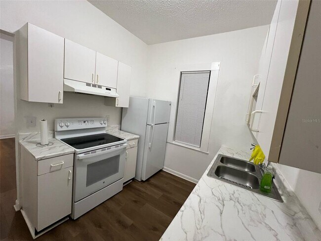 Photo - 1936 W Cherry St