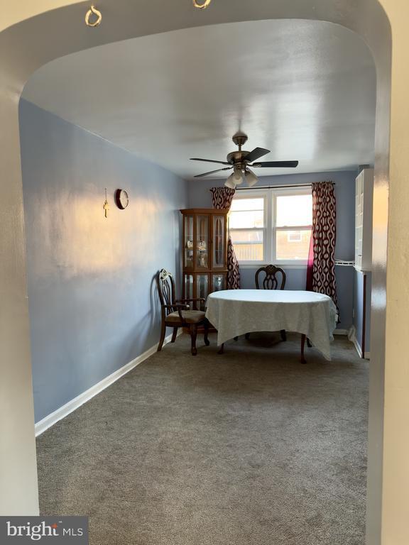 Photo - 8729 Ditman St