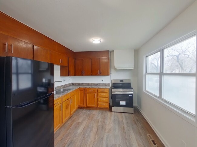 Photo - 2611 E Shadybrook Ln