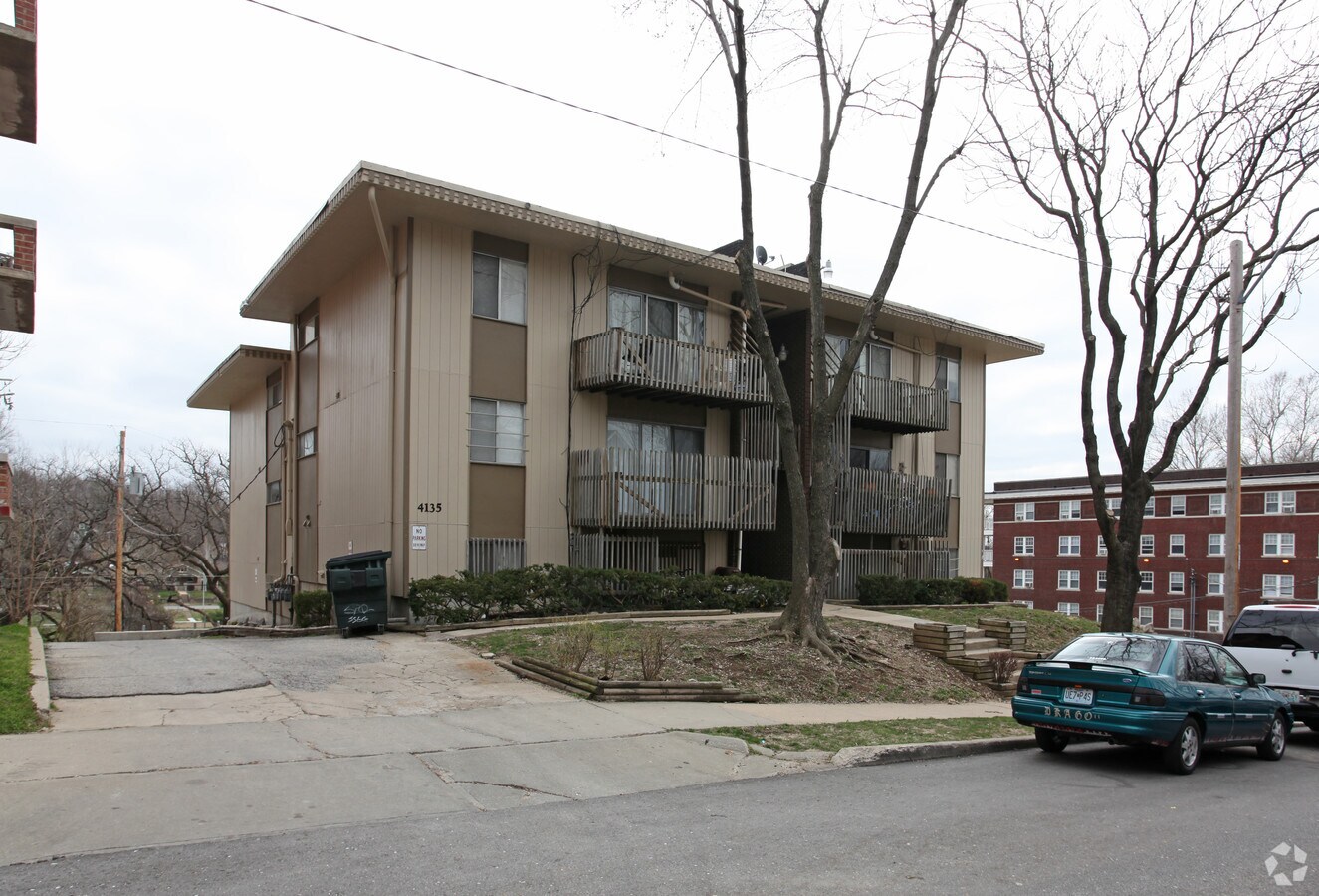 Photo - 4135 Locust St Apartments