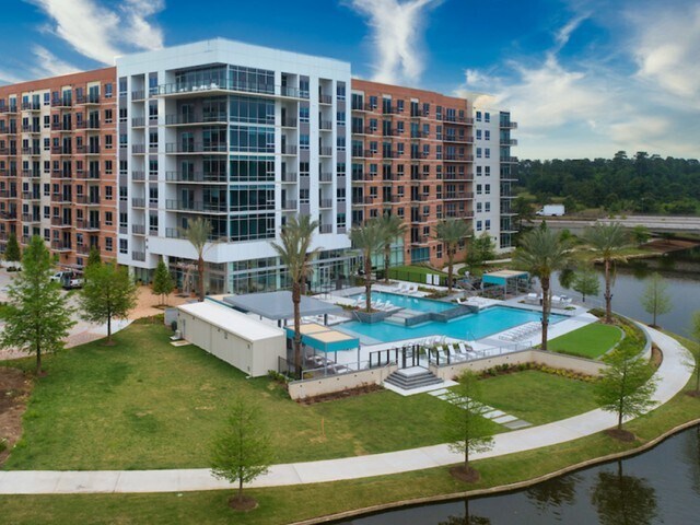 Two Lakes Edge Apartments For Rent in The Woodlands, TX