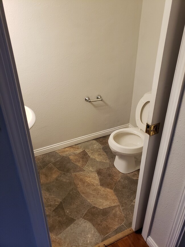 Photo - 198 E Cotton St