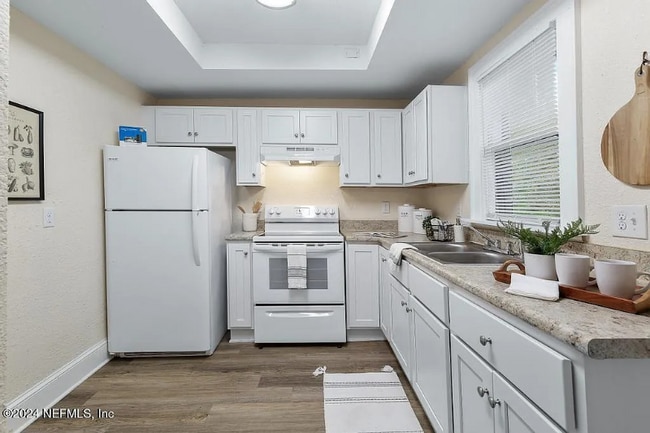 Photo - 766 West St
