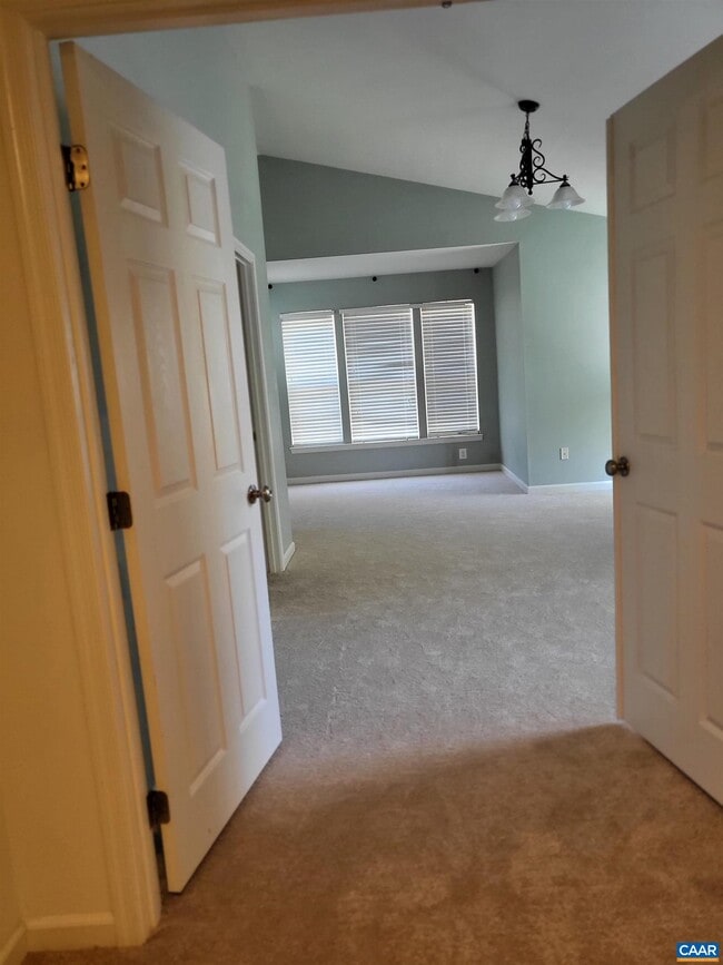 Photo - 712 Rainier Rd