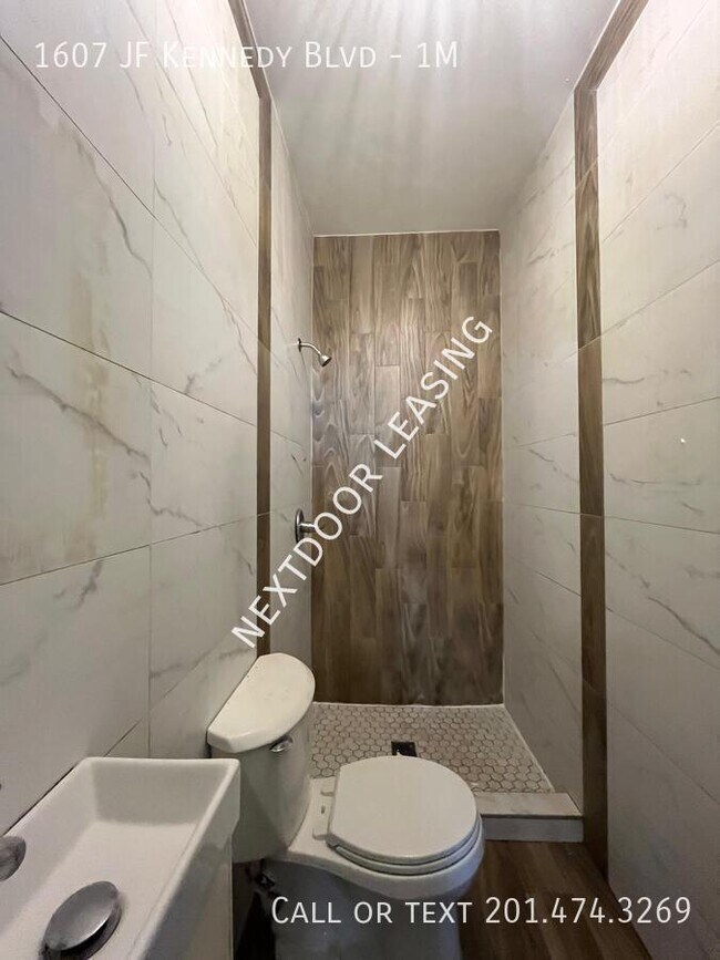 Photo - 1607 John F. Kennedy Blvd Unidad 1M