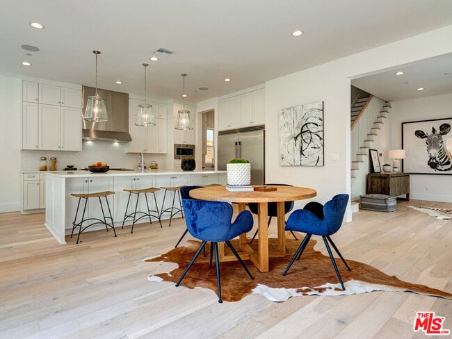 Photo - 744 N Almar Ave