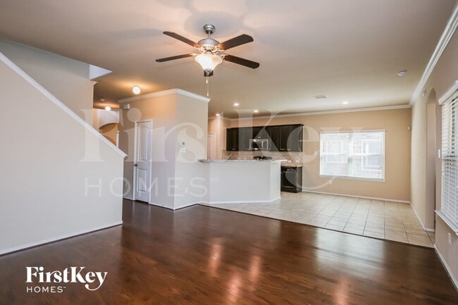 Photo - 5861 Bindweed Street