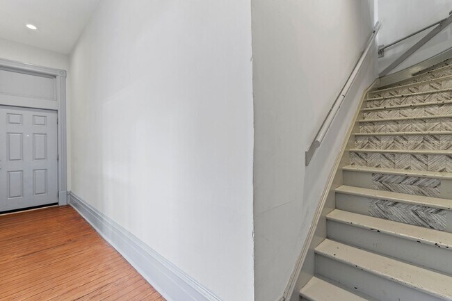 Photo - 21 W 36th St Unit 3
