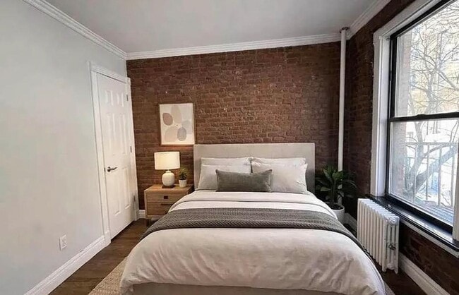 438 W 52nd St Unit SEVEN
