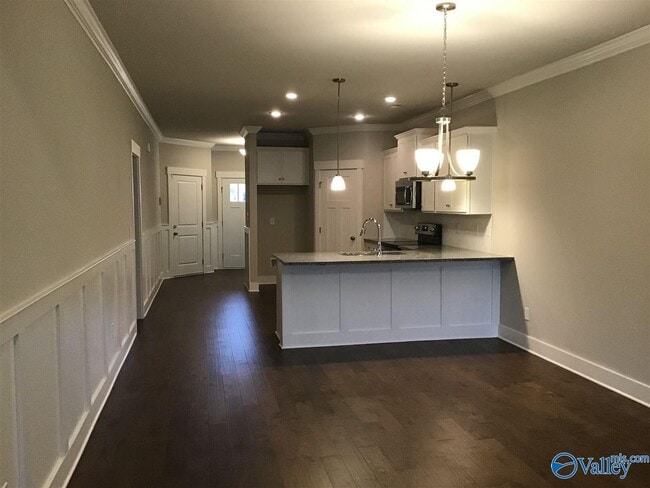 Photo - 700 Rivulet Dr SW