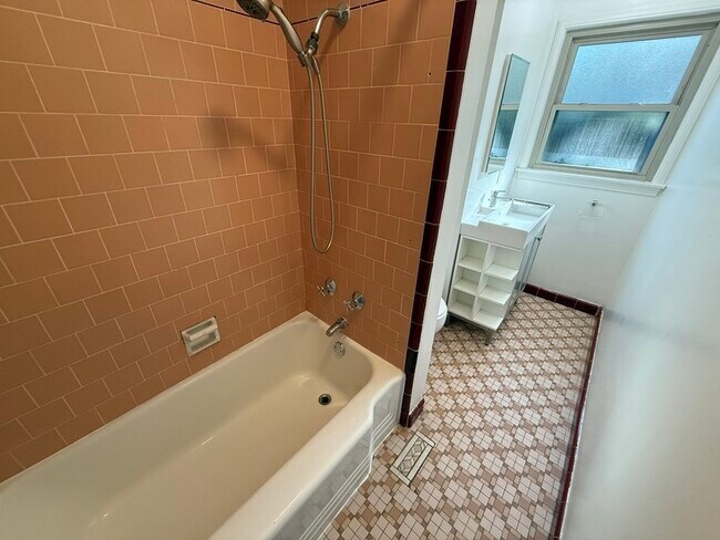 Photo - 1715 H St Unidad Apt 3