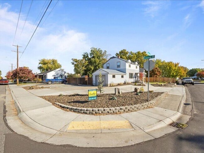 Photo - 910 Torbett St