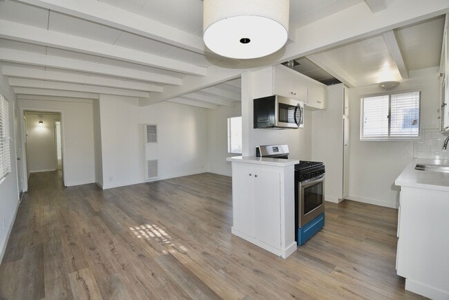 Photo - 6125 Whitsett Ave Unidad 07