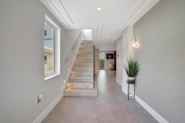 Photo - 305 Oak St