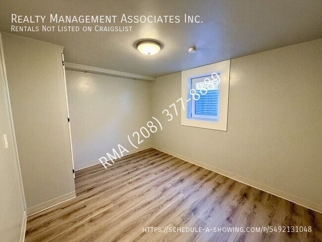 Photo - 123 S Holly St Unit B