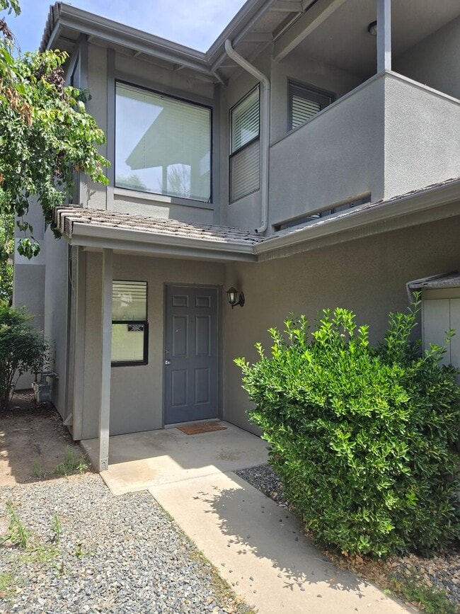 Building Photo - 4928 Westgate Ct Unit 4928 W Westgate Ct