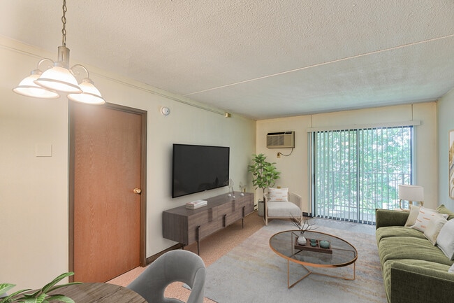 Photo - Riverside Towers