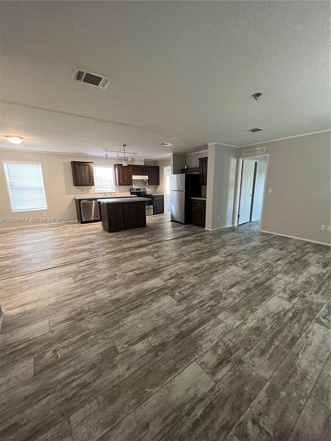 Photo - 22992 Tradewind Rd