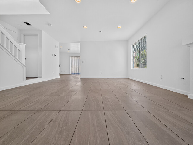 Photo - 1065 E Broadway