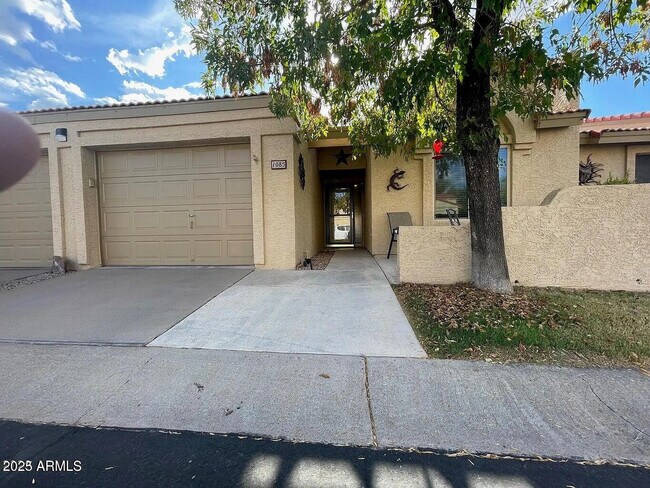 Building Photo - 1021 S Greenfield Rd