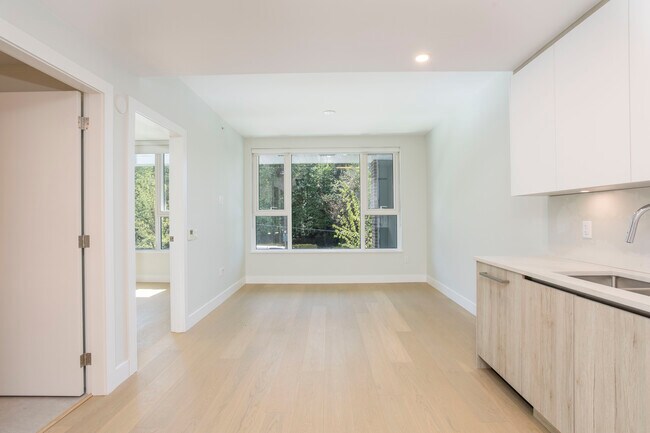 Photo - 211-423 6th St Unit 211