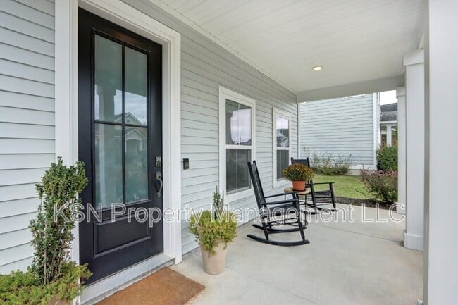 Photo - 205 Clearwater Cir