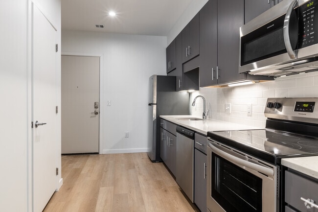 Studio - 493SF