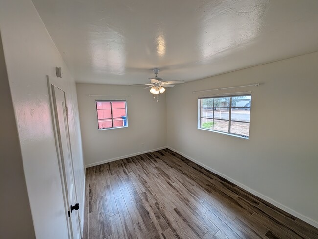 Photo - 5034 E 17th St