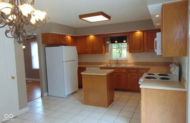 Photo - 412 S Prestwick Ln