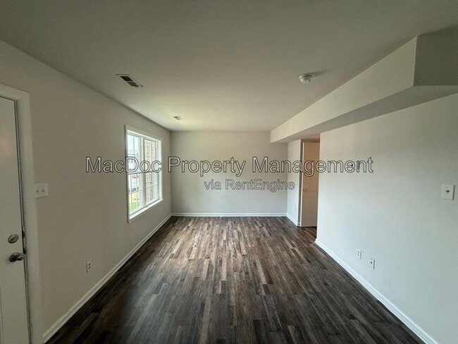 Photo - 400 Rann Ct