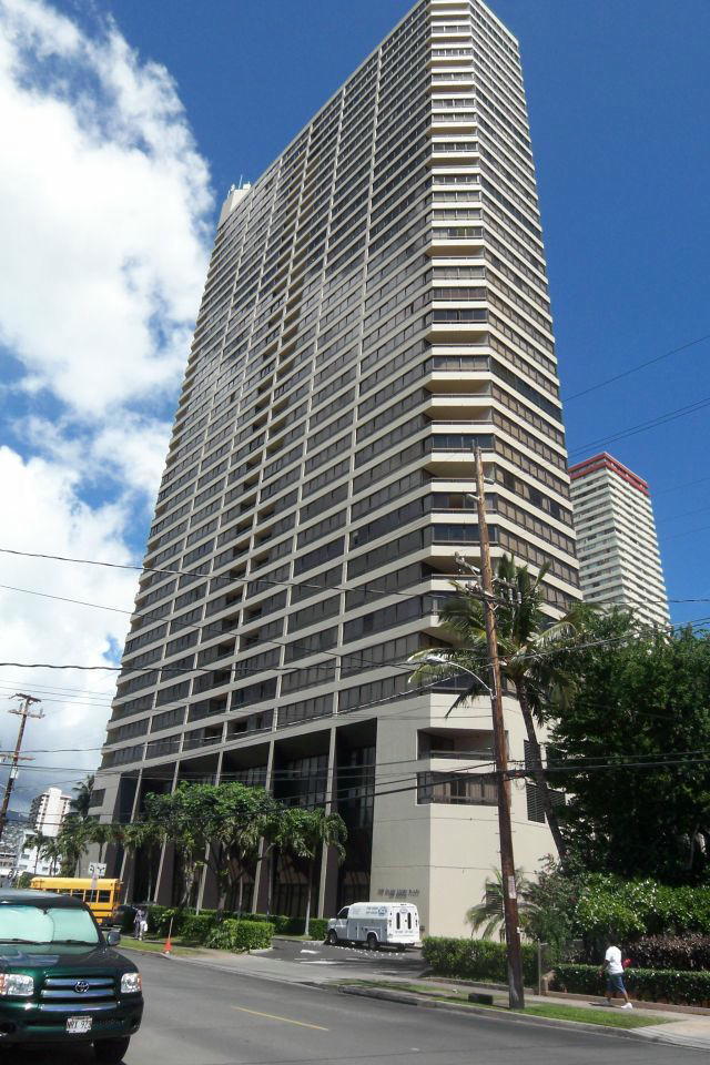 Building Photo - To register for the showing time below, no...