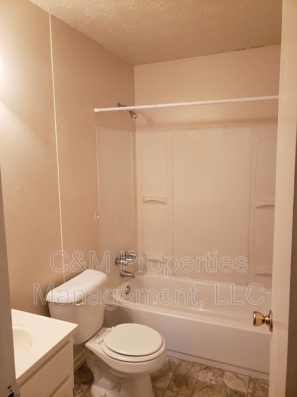 Photo - 102 E Main St