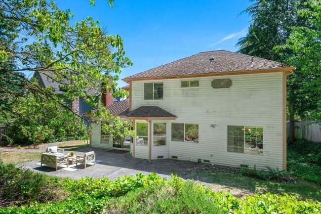 Photo - 4 bedroom in Bellevue WA 98008